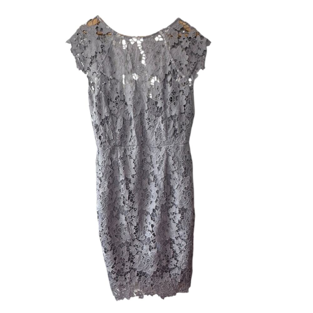 Paper Dolls Scalloped Edge Open Back Lilac Purple Lace Knee Length Dress Sz 12